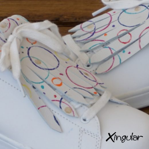 flecos zapatillas circulos pintados detalle