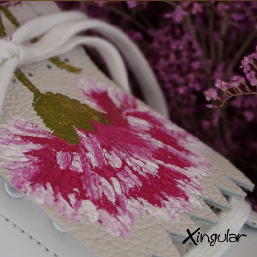 flecos zapatillas claveles rosas detalle