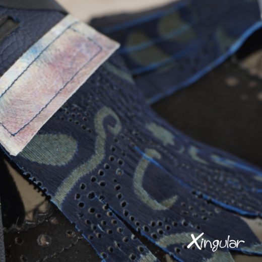 lengüetas zapatos azuladas detalle