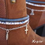 pulsera botas arty azuladas detalle